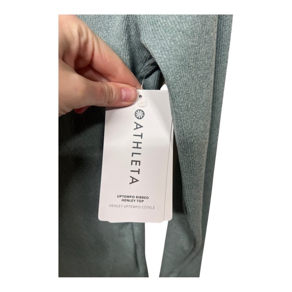 Athleta Women's Uptempo Ribbed Henley Top Size Small NWT - Picture 3 of 4